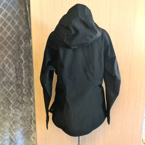 PATAGONIA Women's Calcite Jacket - Picture 8 of 15